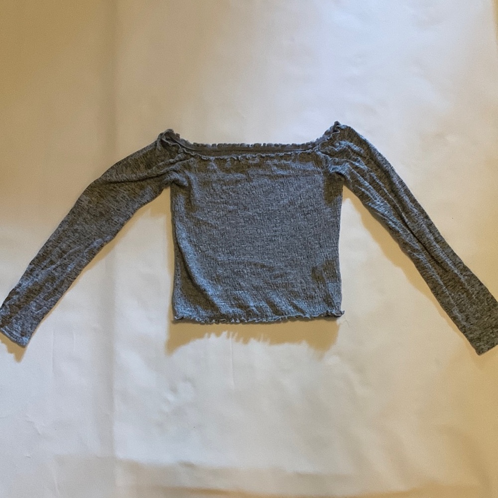 Hollister long sleeved off the shoulder top size med